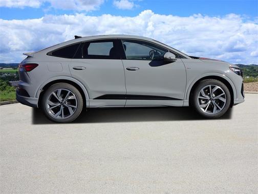 2025 Audi Q4 e-tron 55 quattro Premium