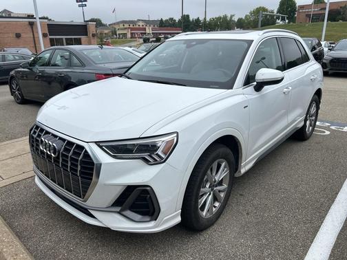 2024 Audi Q3 45 S line Premium