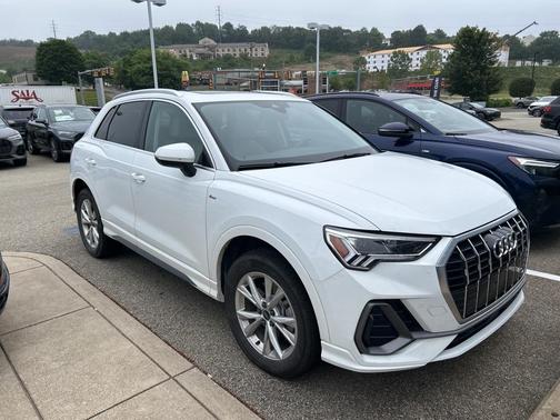 2024 Audi Q3 45 S line Premium
