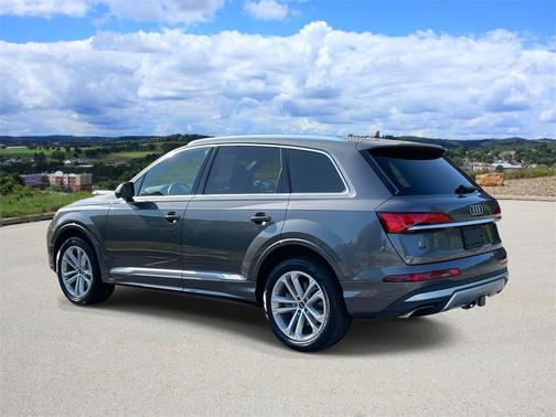 2025 Audi Q7 55 Premium Plus