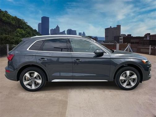 2024 Audi Q5 40 Premium