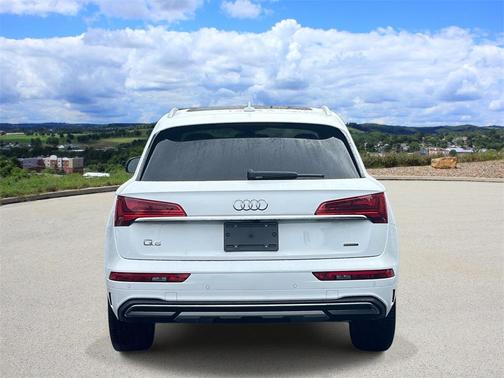 2024 Audi Q5 40 Premium