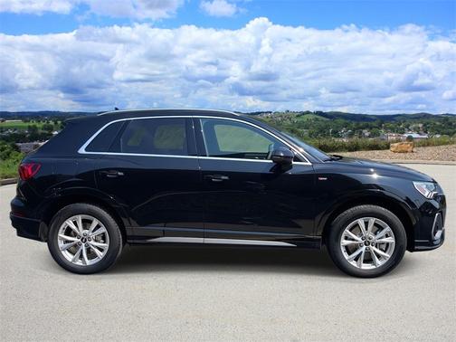 2024 Audi Q3 45 S line Premium