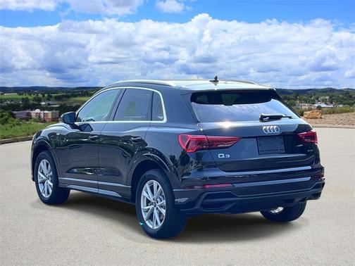 2024 Audi Q3 45 S line Premium