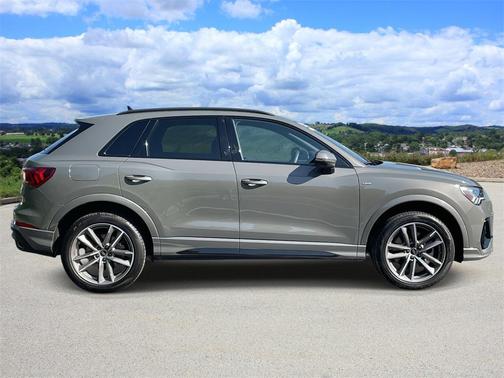2024 Audi Q3 45 S line Premium
