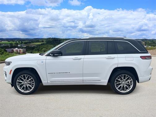 2022 Jeep Grand Cherokee 4xe Summit