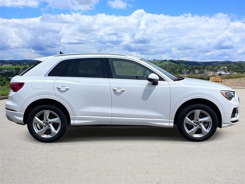 2022 Audi Q3 40 Premium