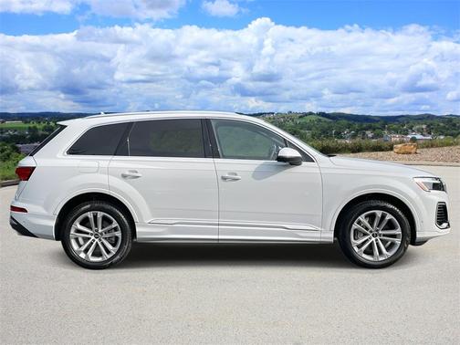 2025 Audi Q7 55 Premium Plus