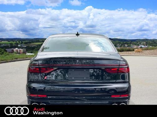 Mythos Black Metallic 2025 Audi S8 4.0T quattro