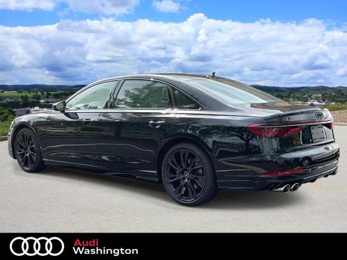 Mythos Black Metallic 2025 Audi S8 4.0T quattro