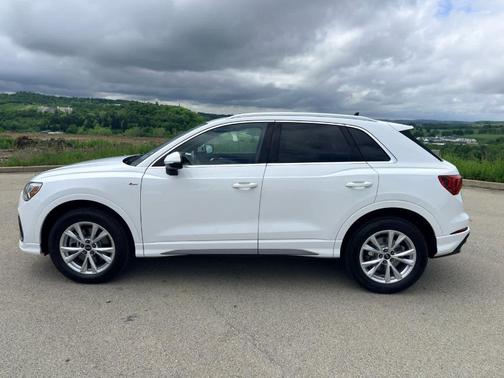 Arkona White 2024 Audi Q3 45 S line Premium
