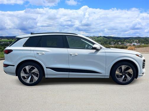 2025 Audi Q6 e-tron Premium