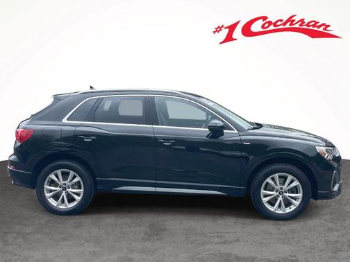 Mythos Black Metallic 2025 Audi Q3 45 S line Premium