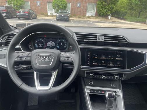 Mythos Black Metallic 2025 Audi Q3 45 S line Premium