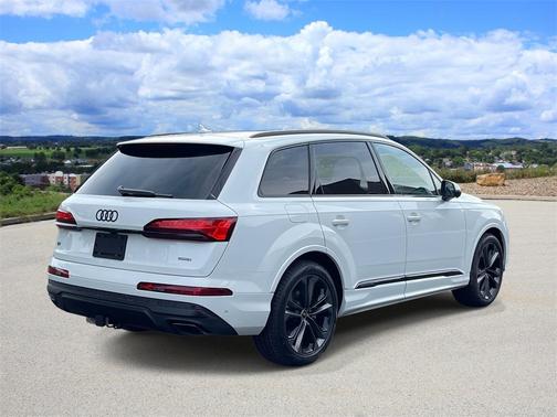 2025 Audi Q7 55 Premium Plus