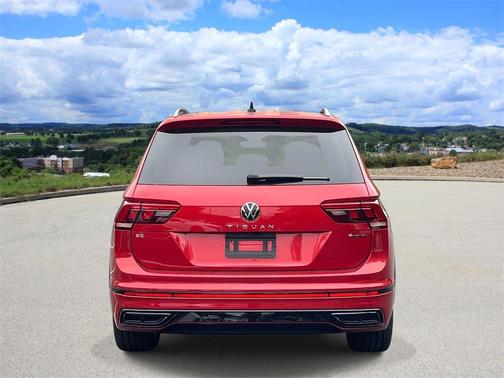 2024 Volkswagen Tiguan 2.0T SE R-Line Black
