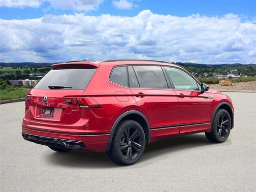 2024 Volkswagen Tiguan 2.0T SE R-Line Black