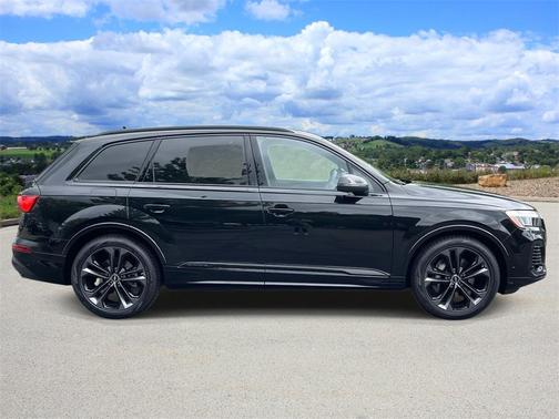 2025 Audi Q7 55 Premium Plus