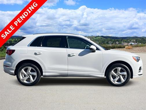 2022 Audi Q3 40 Premium