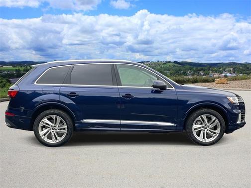 2022 Audi Q7 55 Premium Plus