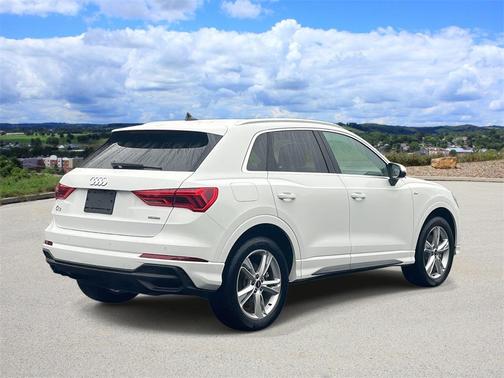 2024 Audi Q3 45 S line Premium