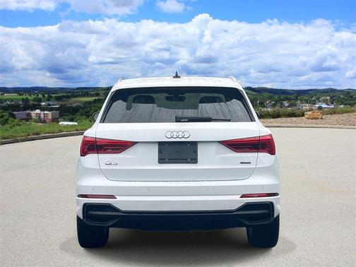 2024 Audi Q3 45 S line Premium