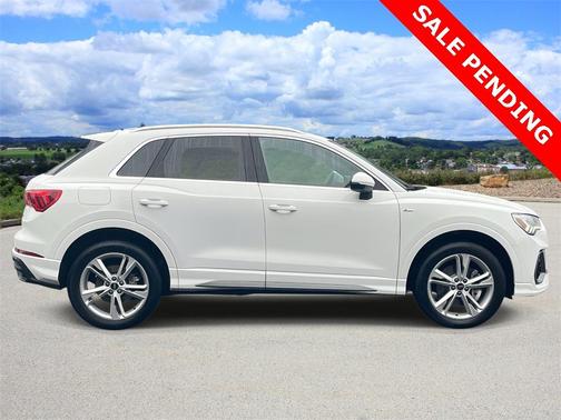 2024 Audi Q3 45 S line Premium