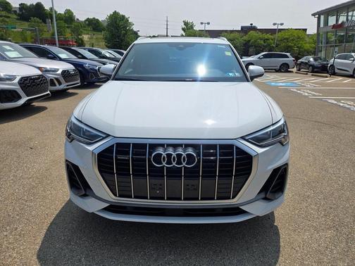 2024 Audi Q3 45 S line Premium