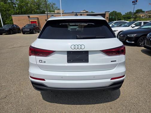 2024 Audi Q3 45 S line Premium