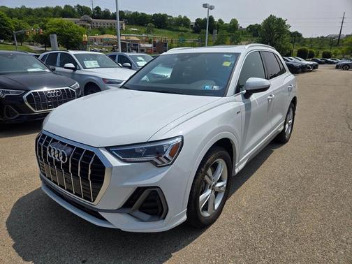 2024 Audi Q3 45 S line Premium