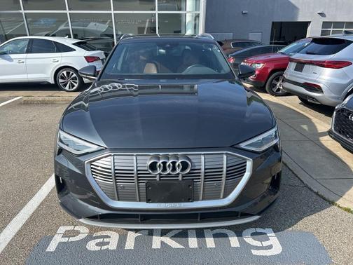 2021 Audi e-tron Premium