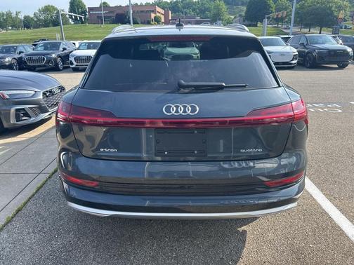 2021 Audi e-tron Premium