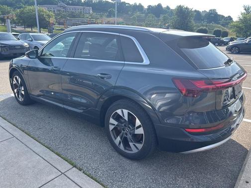 2021 Audi e-tron Premium
