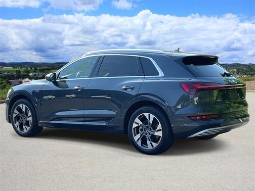 2021 Audi e-tron Premium