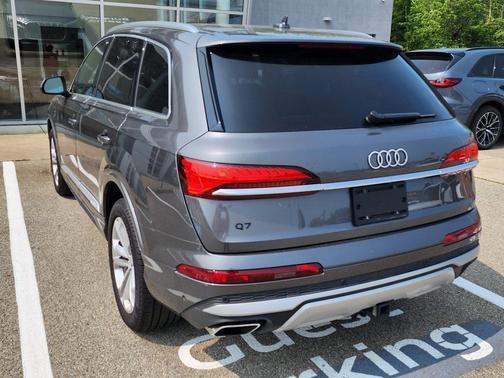 2025 Audi Q7 55 Premium Plus