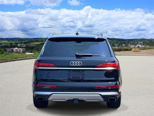 2025 Audi Q7 55 Premium Plus