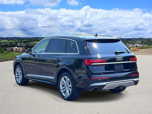 2025 Audi Q7 55 Premium Plus