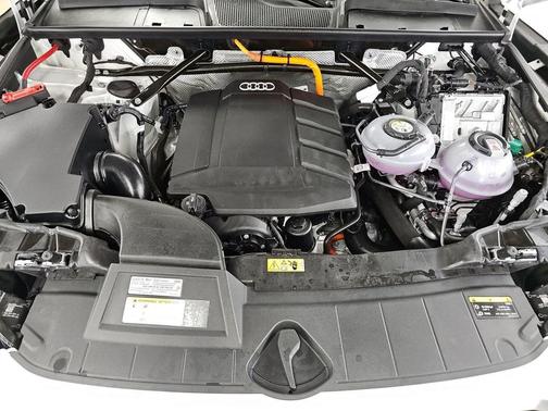 2024 Audi Q5 e 55 S line quattro Premium