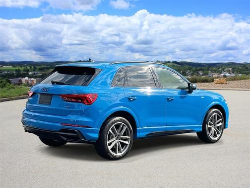 2022 Audi Q3 45 S line Premium
