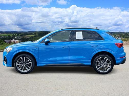 2022 Audi Q3 45 S line Premium
