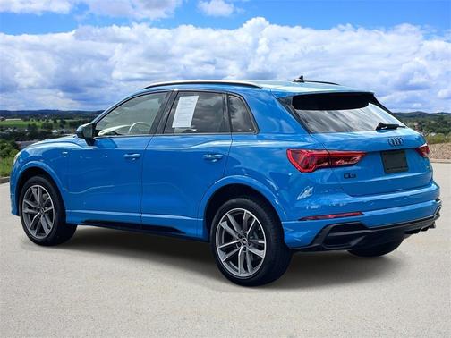 2022 Audi Q3 45 S line Premium