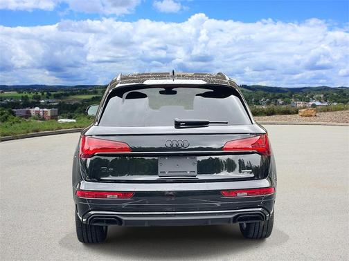 2025 Audi Q5 45 S line quattro Premium