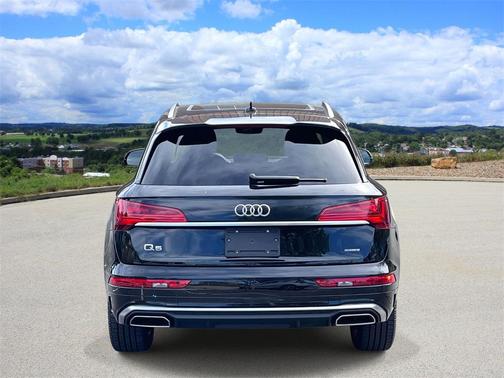 2022 Audi Q5 45 S line quattro Premium