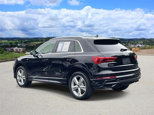 2022 Audi Q3 45 S line Premium
