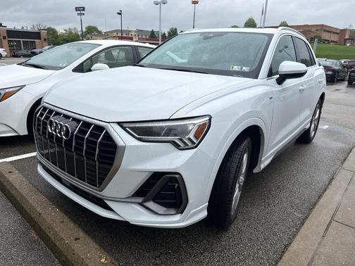 Glacier White Metallic 2023 Audi Q3 45 S line Premium