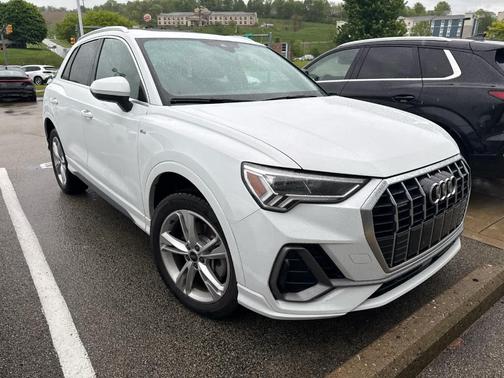 Glacier White Metallic 2023 Audi Q3 45 S line Premium