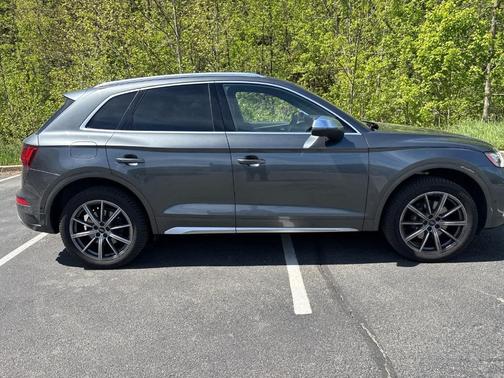 Daytona Gray Pearl Effect 2023 Audi SQ5 3.0T Prestige
