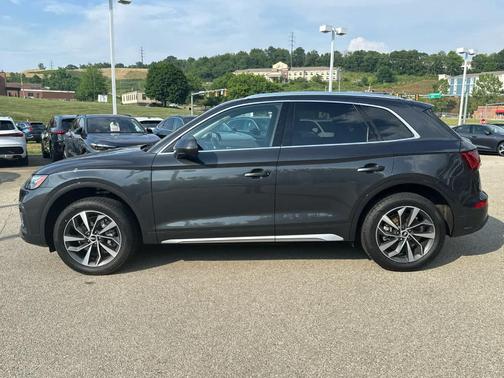 Manhattan Gray Metallic 2021 Audi Q5 40 Premium Plus