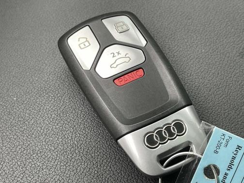 Manhattan Gray Metallic 2021 Audi Q5 40 Premium Plus