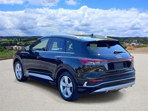 2024 Audi Q4 e-tron 55 quattro Premium